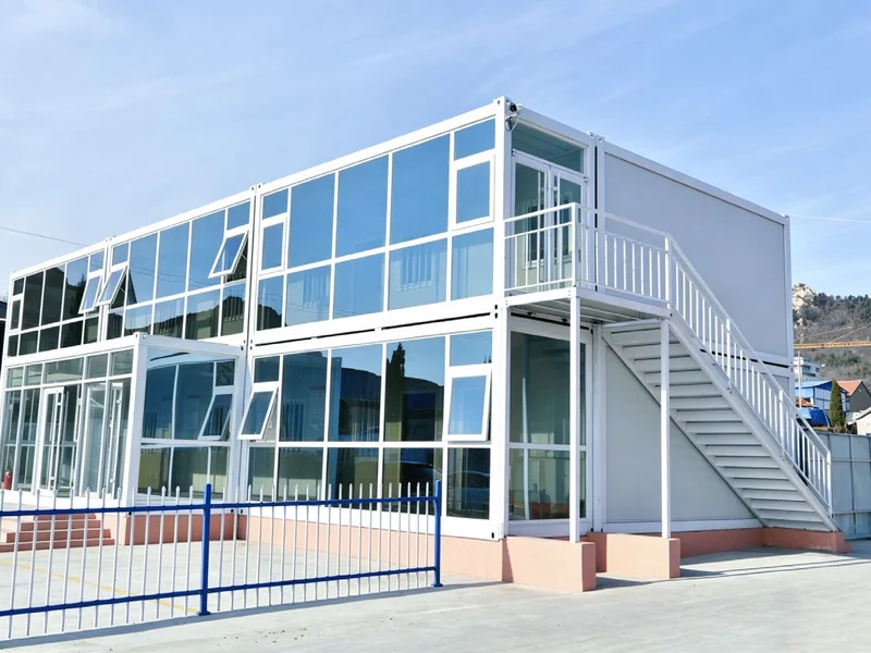 20 ft Folding House